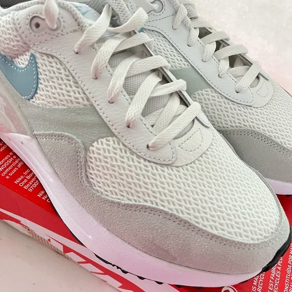 Nike Air Max White and Light Blue Athletic Shoes - Picture 10 of 12